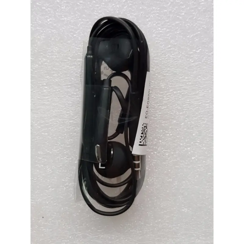 ภาพหน้าปกสินค้าin ear headset with MIC for mobile/phablet จากร้าน Suc-Seed บน Lazada
