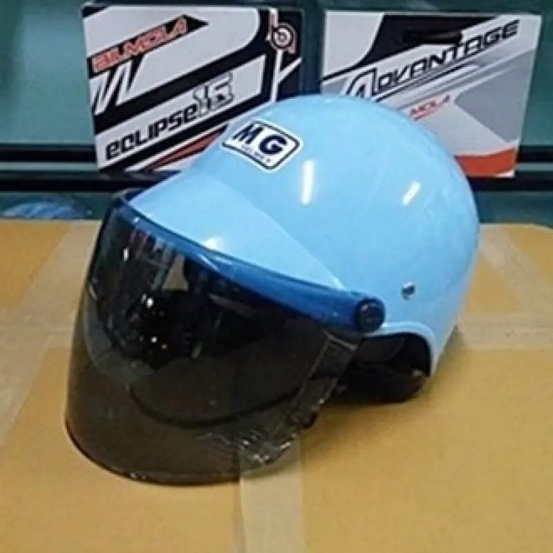 ภาพสินค้าหมวกกันน็อคครึ่งใบ  MG สีดำ ขาว  ฟ้า ชมพู ( แถมฟรี กระจกบังแด ) จากร้าน 1688 helmet บน Lazada ภาพที่ 4
