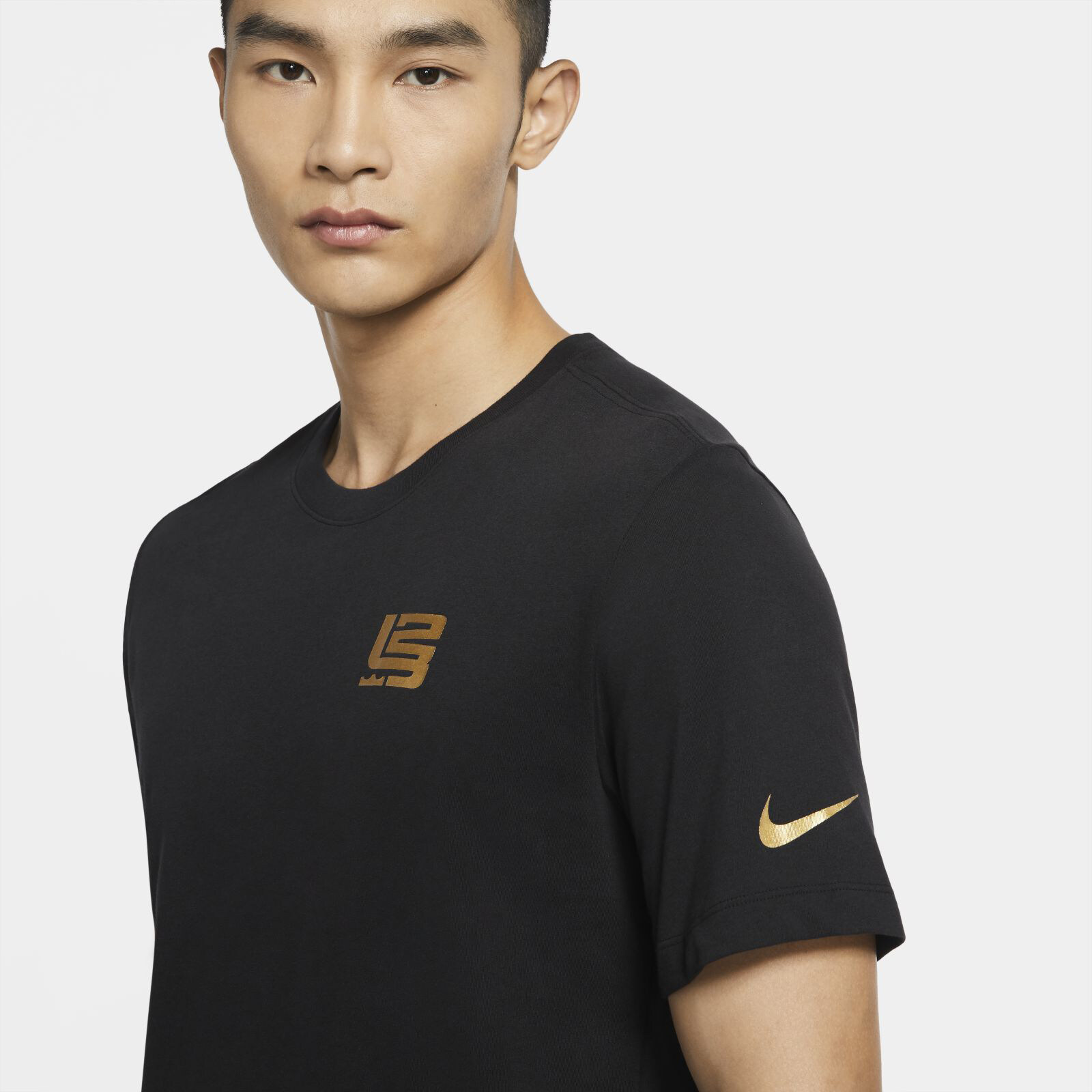 Nike Men's Dri-FIT T-Shirt - Black  เสื้อยืดผู้ชาย Nike Dri-FIT - สีดำ