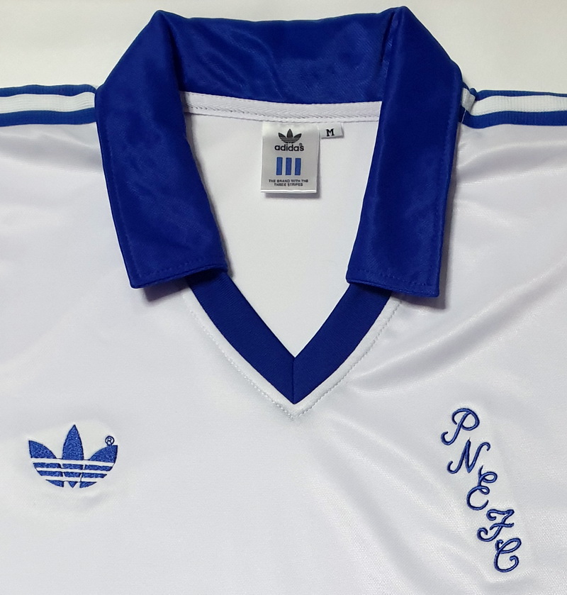เสื้อฟุตบอลเปรสตัน นอร์ธ เอนด์ 1980 ย้อนยุค ชุดเหย้า รูปถ่ายใหม่