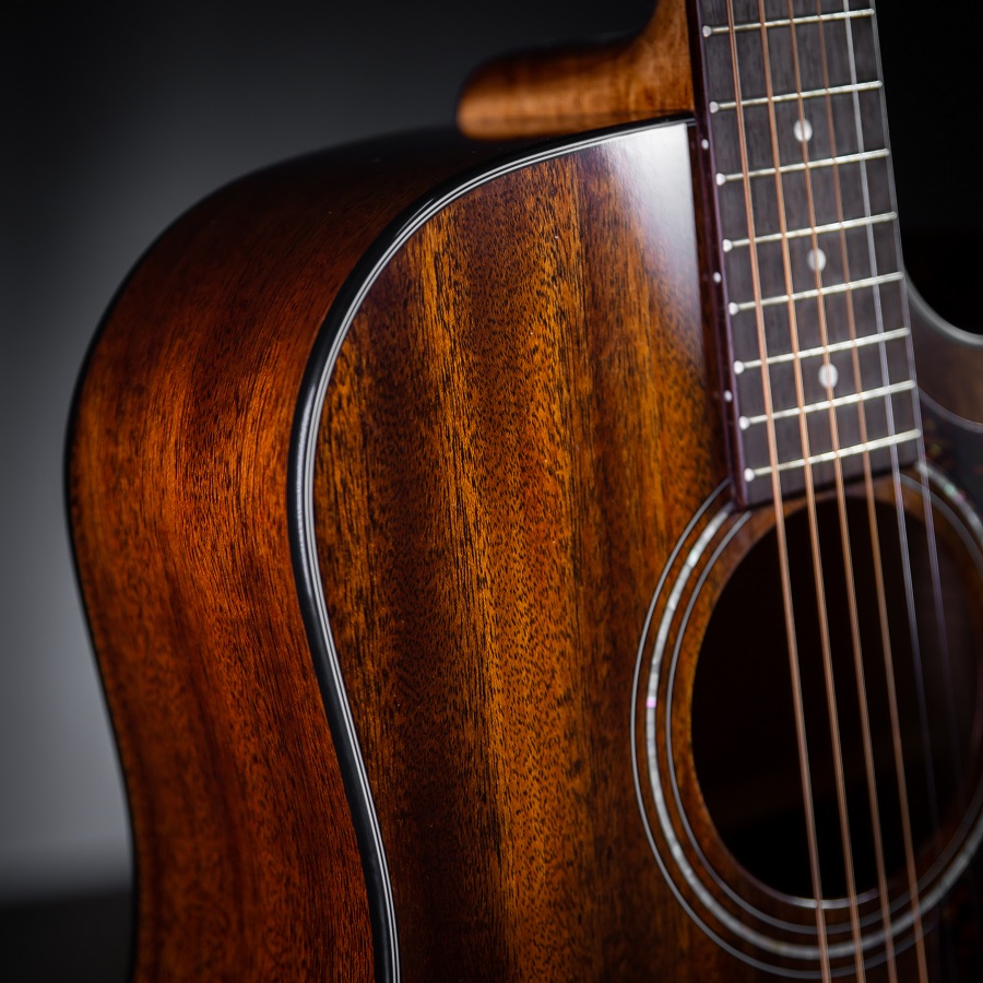 Guild D-120CE กีตาร์โปร่งไฟฟ้าทรง Dreadnought สเปค All Solid African Mahogany I พร้อมกระเป๋า