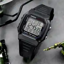 ภาพขนาดย่อของภาพหน้าปกสินค้าCASIO นาฬิกาข้อมือผู้ชาย สายเรซินสีดำ รุ่น W-800H-1A  - มั่นใจ 100% รับประกันสินค้า 1 ปีเต็ม จากร้าน Nalika-online shop บน Lazada