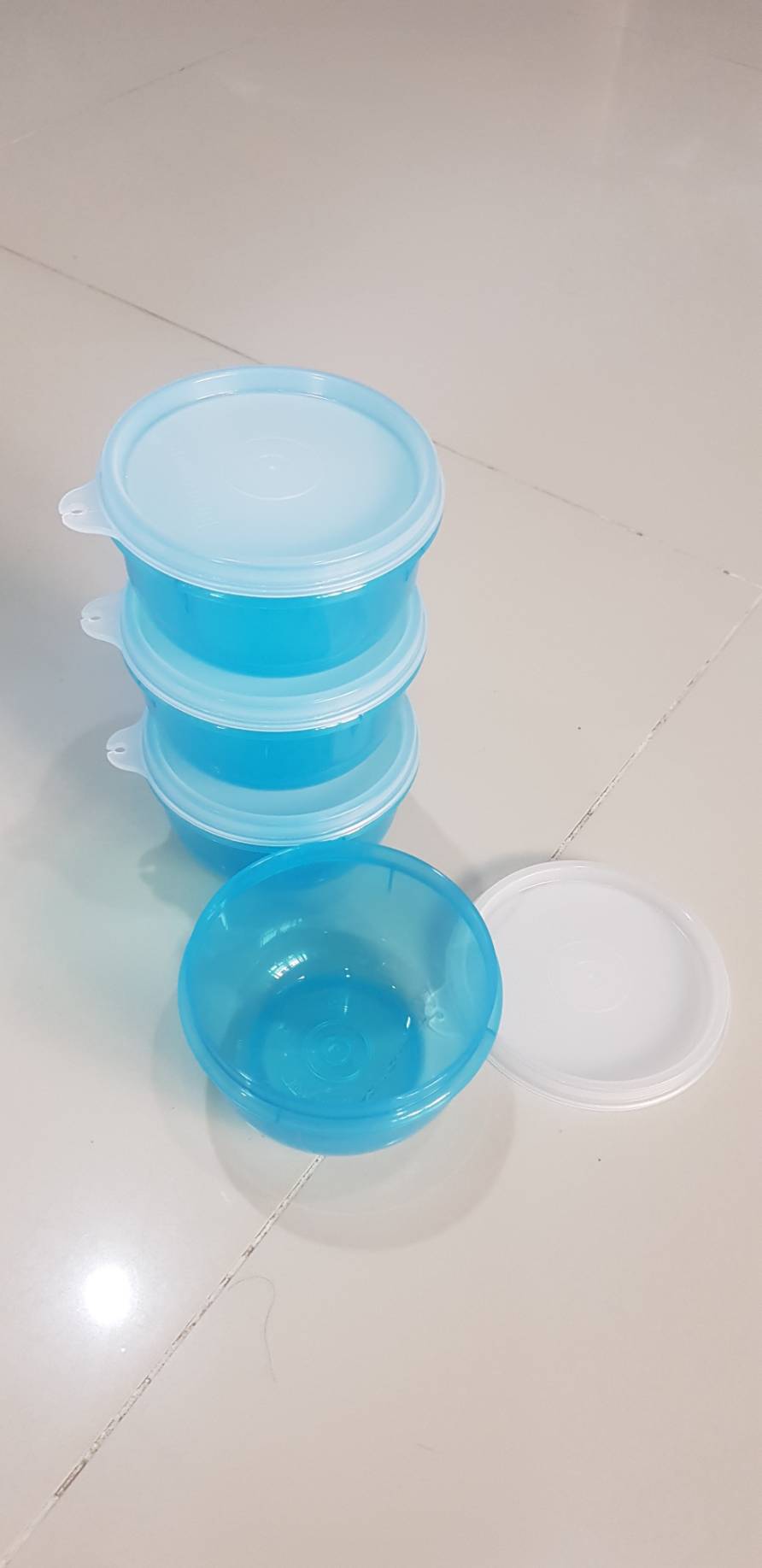Tupperware ถ้วยคู่ขวัญ (4) สี ฝาขาวสีฟ้า สี ฝาขาวสีฟ้า