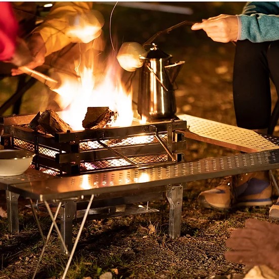 COLEMAN JAPAN FIREPLACE TABLE# โต๊ะสำหรับนั่งล้อมวงปิ้งย่าง