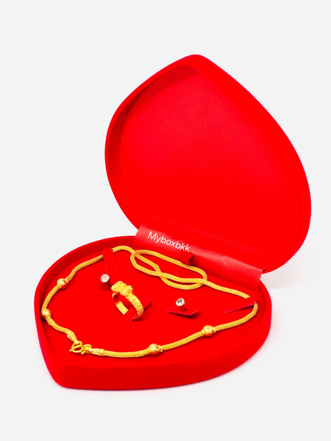 กล่องกำมะหยี่ รูปหัวใจ (ไซร์กลาง)  ใส่เครื่องประดับ แหวน ต่างหู สร้อยคอ สีแดงภายในแดง