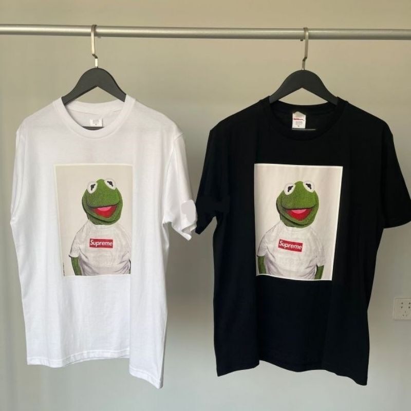 Supreme SUP 08 Kermit Tee Tshirt เสื้อยืด ซูพรีม กบ พร้อมส่ง (หา