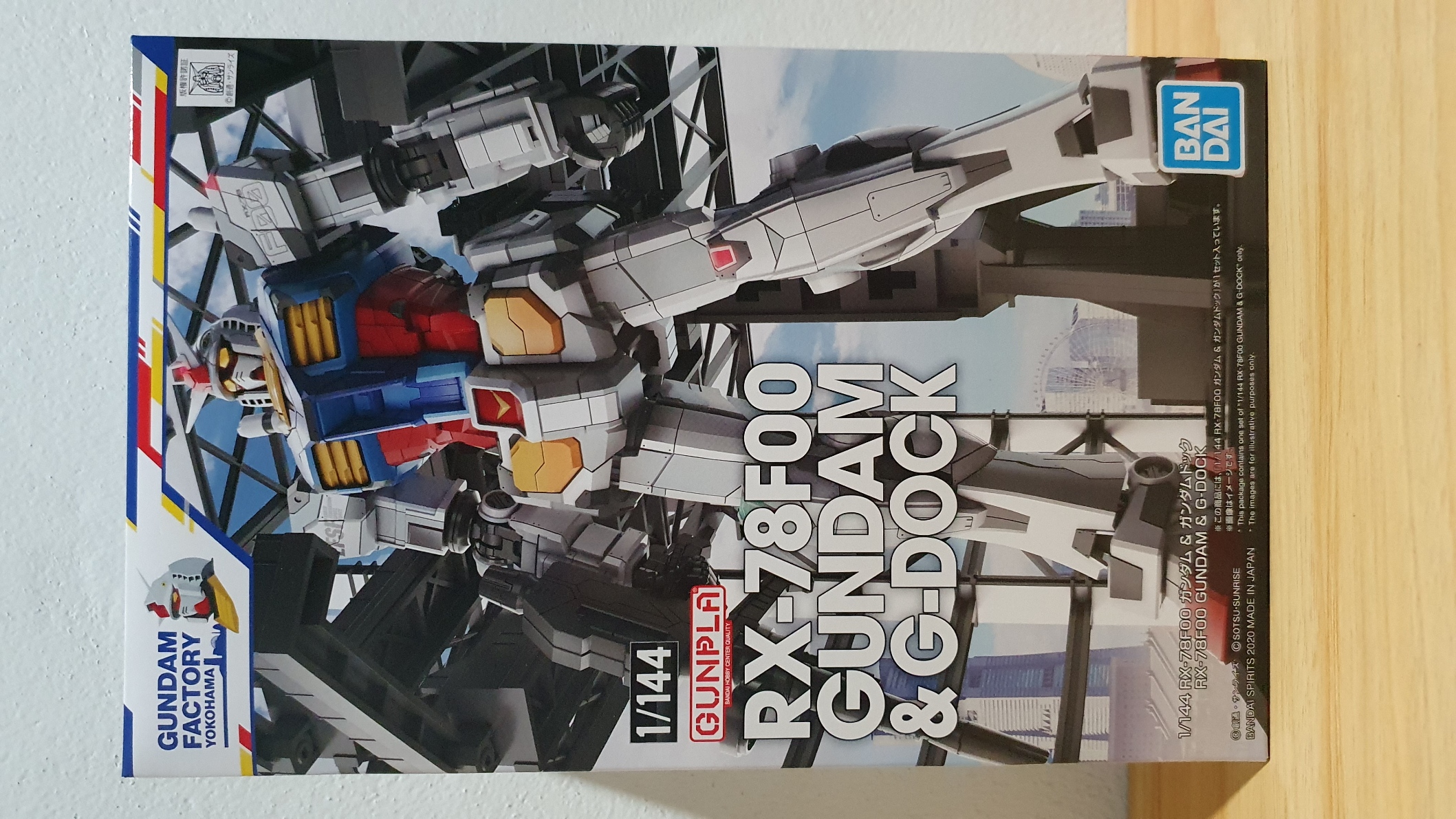 Mô Hình Lắp Ráp HG 1/144 RX-78F00 Gundam & G-Dock Gundam Factory Yokohama Bandai
