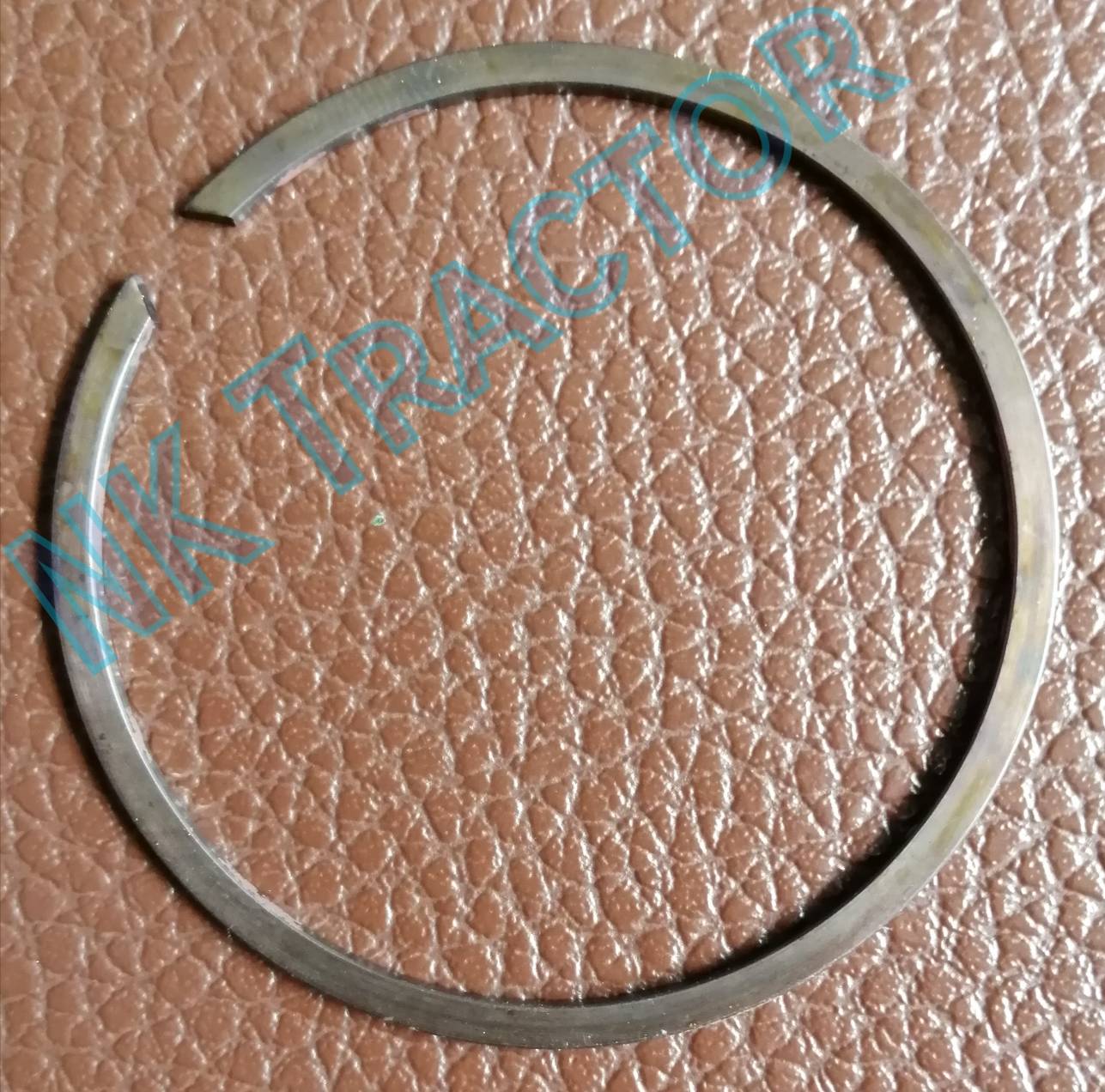 คูโบต้า แหวนล็อคเฟืองบายศรีเดือยหมู 50 มิล L3408 / L3608 / L4508 / L4708 / M5000 (Kubota) (แหวนล็อค แหวนล๊อค ปริ้น คลิป ล็อค ล๊อค คลิบ เฟืองบายศรี เดือยหมู)