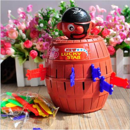 Candy Toy Shop  ถังโจรสลัด  ของเล่นเกมเสี่ยงดวง  ถังเสียบมีดโจรสลัด  (ขนาดใหญ่)  เเละกระปุกออมสิน