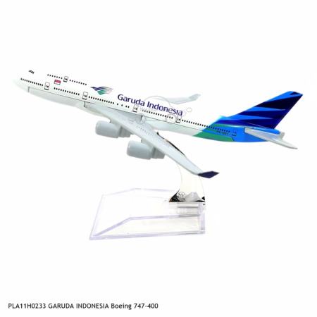 Naynaeshop โมเดลเครื่องบิน GARUDA INDONESIA Boeing 747-400 (16 cm)