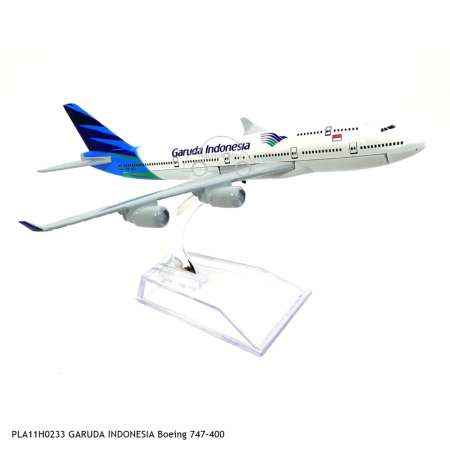 Naynaeshop โมเดลเครื่องบิน GARUDA INDONESIA Boeing 747-400 (16 cm)