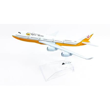 Naynaeshop โมเดลเครื่องบิน ROYAL BRUNEI Boeing 747-400 (16 cm)