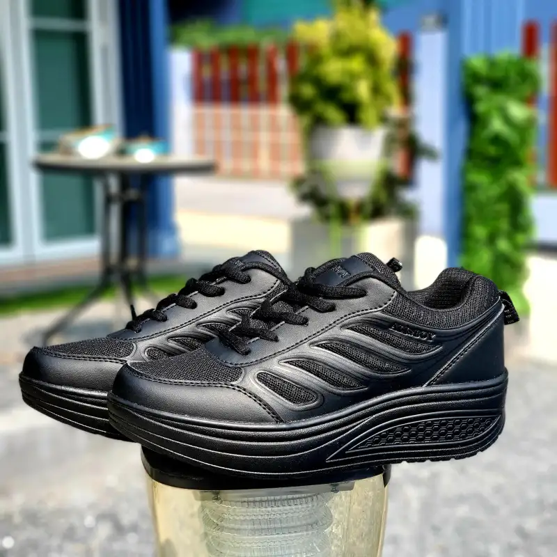 ภาพหน้าปกสินค้าALI&BOY รองเท้าผ้าใบเพื่อสุขภาพ รองเท้าออกกำลังกาย รองเท้าวิ่ง แฟชั่น ดีไซส์สวยงาม พื้นสูง 5ซม. สไตล์เกาหลี(ปีกนางฟ้า) จากร้าน Bedding 3D บน Lazada