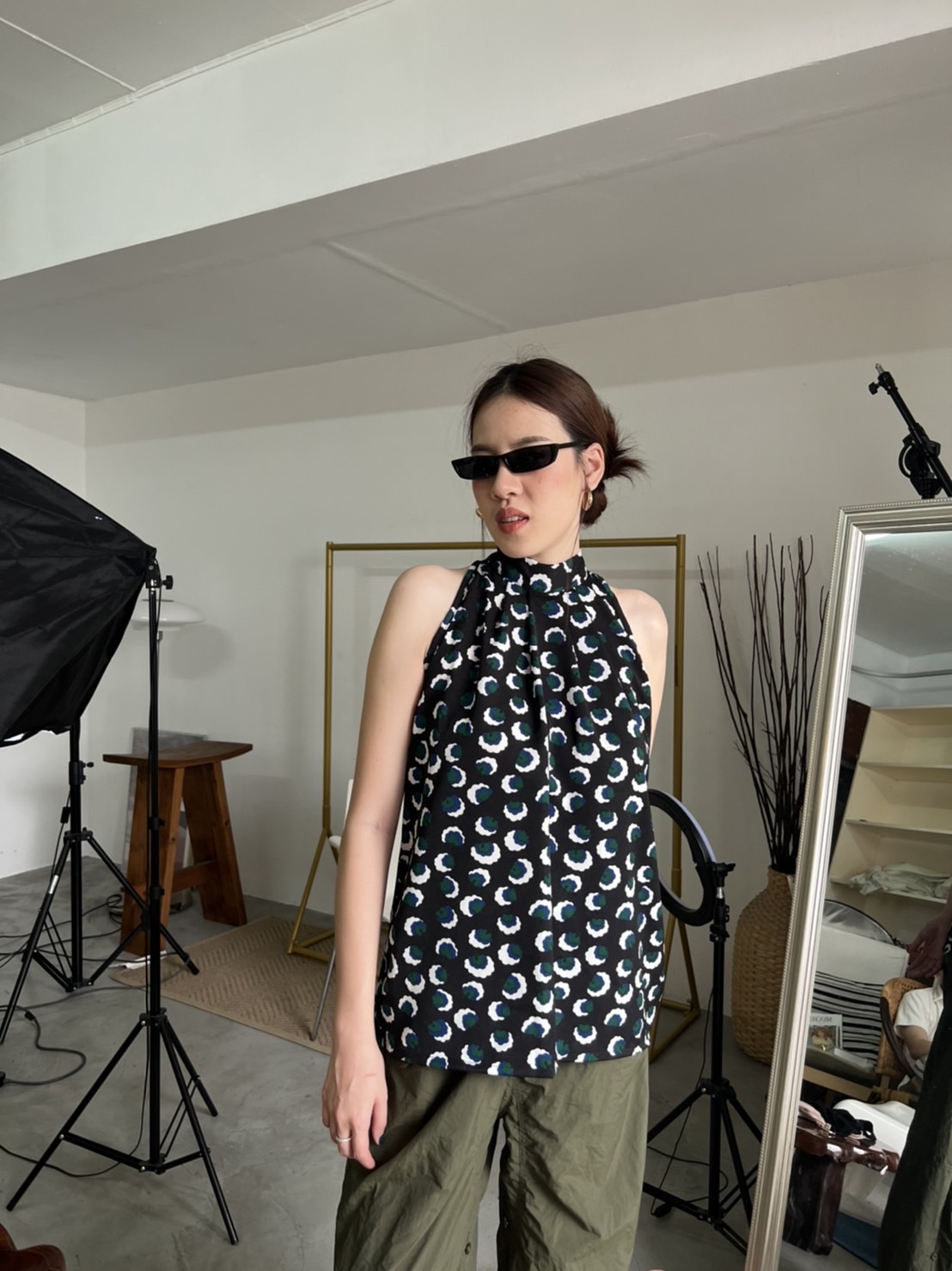 พร้อมส่ง! Wasabi queen top เสื้อคอเต่า เสื้อผูกคอหลัง เสื้อกล้าม