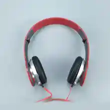 ภาพขนาดย่อของภาพหน้าปกสินค้าหูฟังครอบ แบบใช้สาย ไม่ใช่บลูทูธ หูฟังครอบหัว เฮดโฟน Audio - Professional Bass Stereo Headphones สามารถพับเก็บได้ จากร้าน Topten Mobile บน Lazada ภาพที่ 2