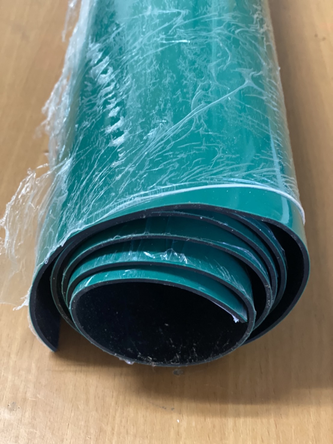 แผ่นยางปูโต๊ะ แผ่นยางป้องกันไฟฟ้าสถิตย์ ESD Green mat, ESD mat, ESD