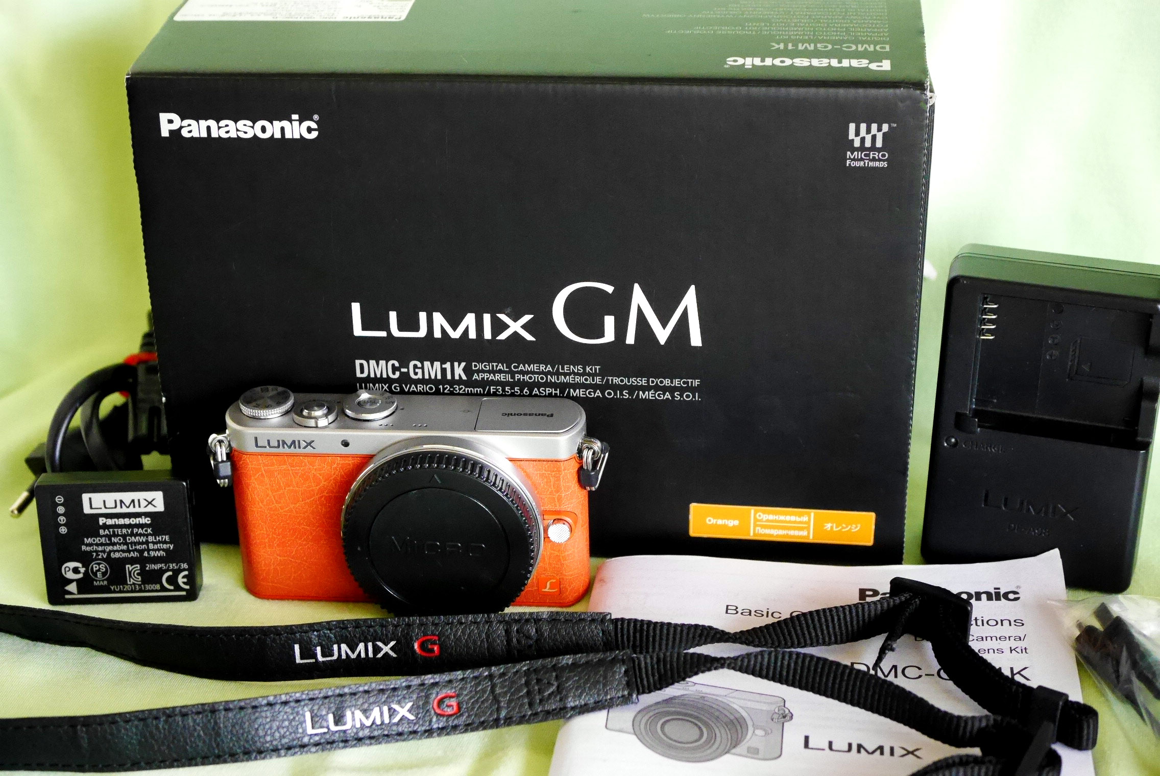 Panasonic LUMIX DMC-GM1, Smallest  interchangeable lens camera in the world Wi-Fi Orange Silver Body in Box GM1, 173g
