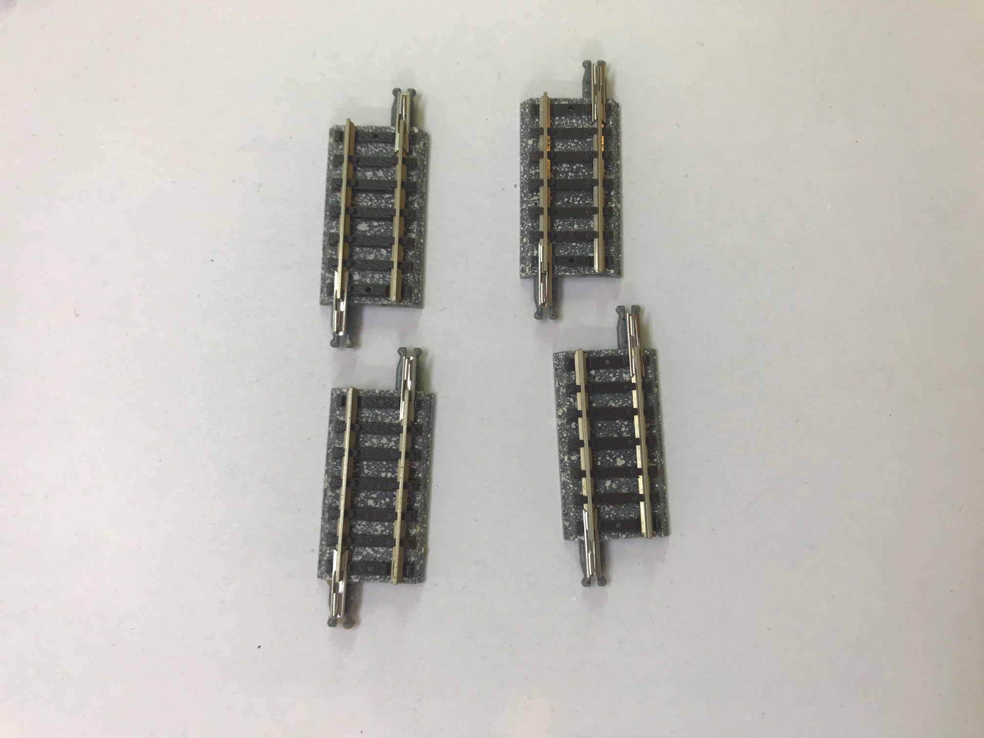 Tomix N Scale Grey 33 mm Straight track 4 pcs – N Scale