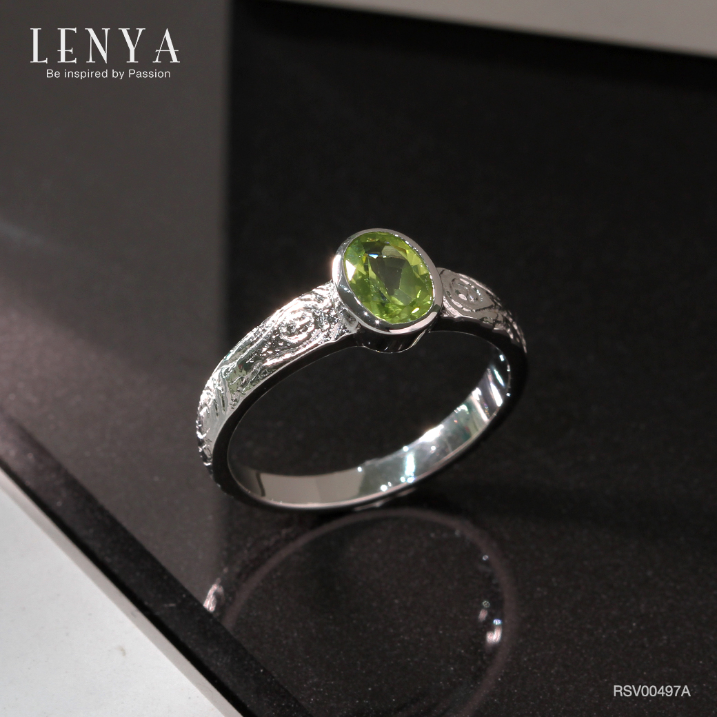 Lenya Jewelry  แหวนเงินแท้ ประดับพลอยสีเขียวอมเหลือง เพอริดอท( peridot) ดีไซน์เรียบหรูดูโดดเด่น อัญมณีสำหรับชาวราศีสิงห์ หนุนนำความร่มเย็น สงบสุข เป็นสิริมงคลแก่ชีวิต สี อะโวคาโด