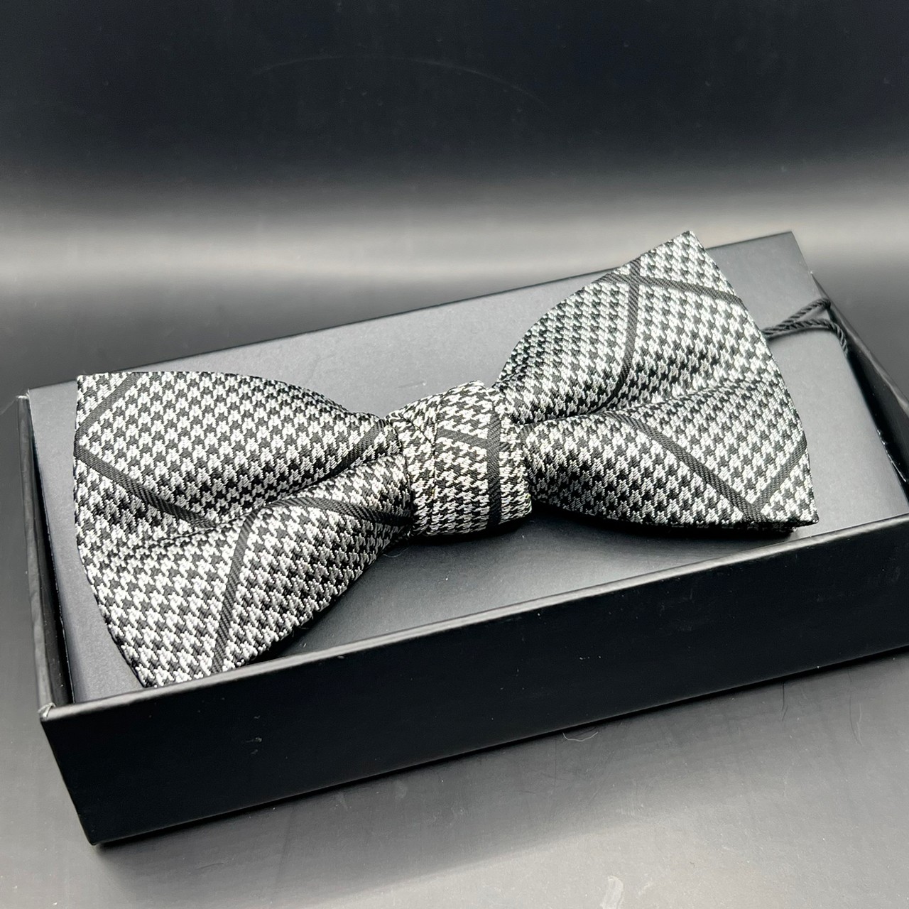 g2000 bow tie