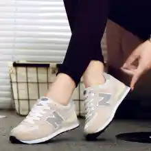 ภาพขนาดย่อของภาพหน้าปกสินค้ารองเท้าผู้ชายแฟชั่น Unisex คนรักรองเท้ารองเท้าผ้าใบลำลองแสงแฟลตรองเท้าผู้หญิงชายระบายอากาศเดินรองเท้าสุภาพสตรี Shoes 15 สี จากร้าน qsjadcvz บน Lazada