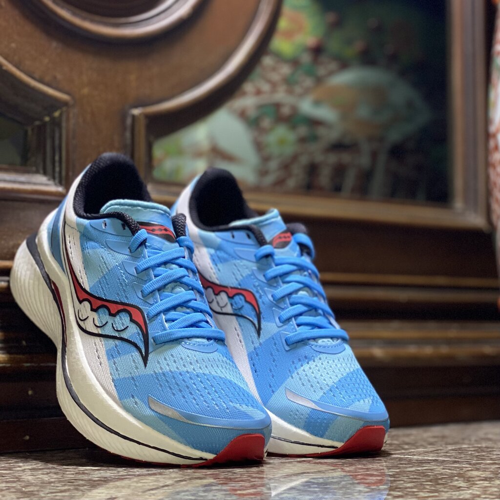 Saucony limited store