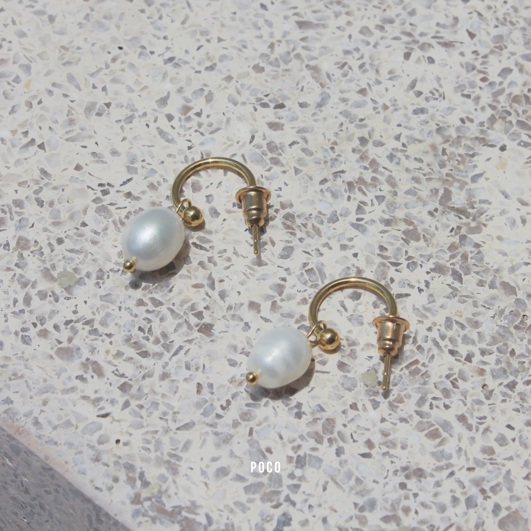 ต่างหูแป้นทรงหยดน้ำรุ่น Single pearl drop earrings (Gold)