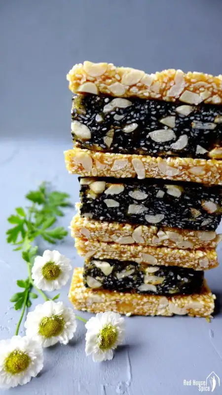 ภาพสินค้าขนมพม่า ขนมงาดำ งาดำตัดพม่า Good Taste Black Sesame Brittle จากร้าน Check4U บน Lazada ภาพที่ 4