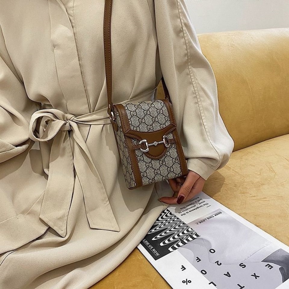 Super mini bag 2022 fire the new tide fashion female package box web