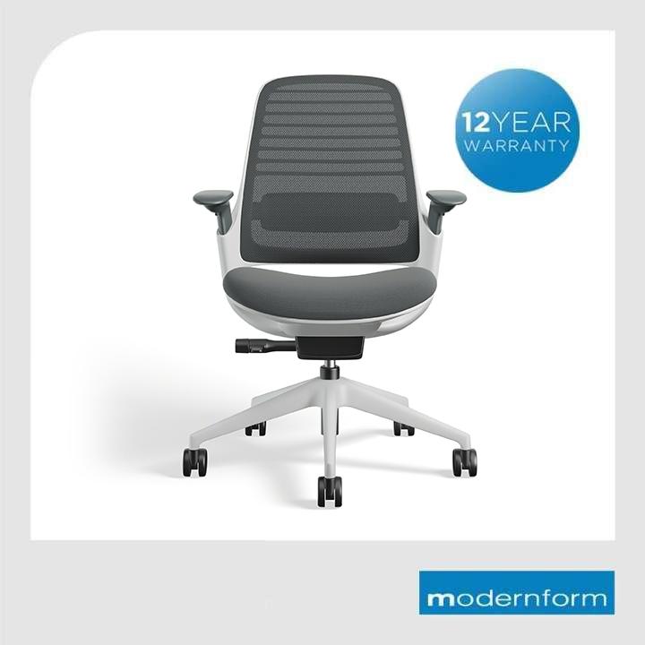 Modernform เก้าอี้ Steelcase ergonomic รุ่น Series1 พนักพิงกลาง สีเทาเข้ม  เก้าอี้เพื่อสุขภาพ เก้าอี้สำนักงาน