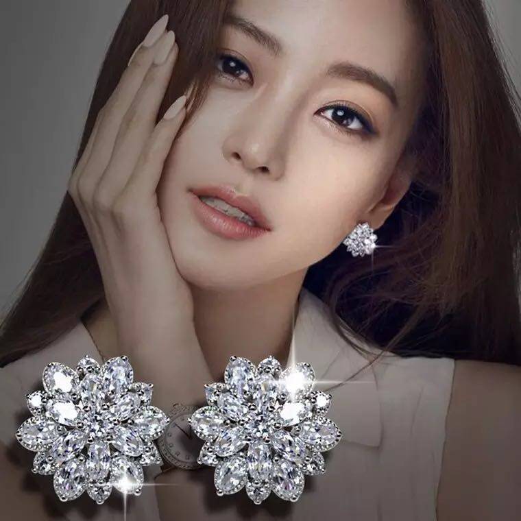 Fashion earrings ต่างหูเงินแท้925 เวอร์ชั่นเกาหลีแฟชั่น Style รูปแบบใหม่ (สินค้าพร้อมจัดส่ง)