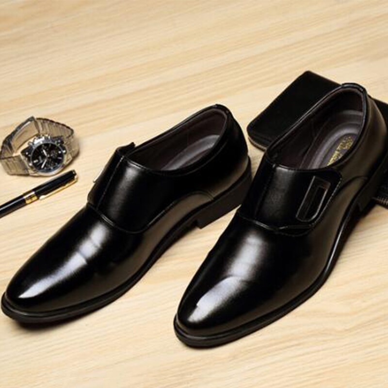 รองเท้าผู้ชาย รองเท้าบุรุษ แฟชั่น สำหรับออฟฟิตออกงานรองเท้าหนังผู้ชาย แฟชั่น ผู้ชาย ลำลอง ทางการ ทำงานราคา ถูก สวยๆ พร้อมส่ง สี ดำ ล้วน และ นำ้ตาล สไตล์ลอนดอนMen's shoes,men's leather shoes รองเท้าหนังชาย รองเท้าคัชชู ผช คัชชูผู้ชาย รองเท้าหนังสีดำ
