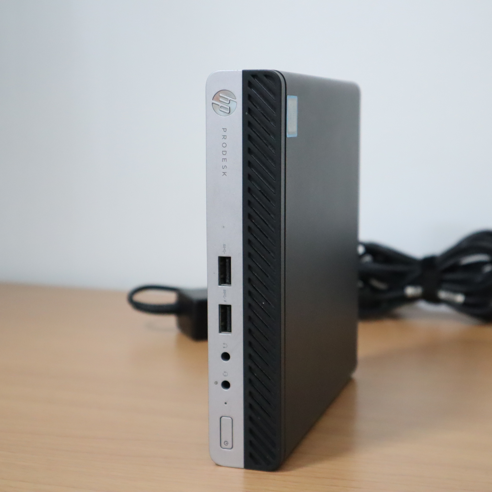 คอมพิวเตอร์ HP ProDesk 400 G3 Desktop Mini Intel Core i37100T 3.40 GHz Gen7 Ram DDR4 8GB HDD