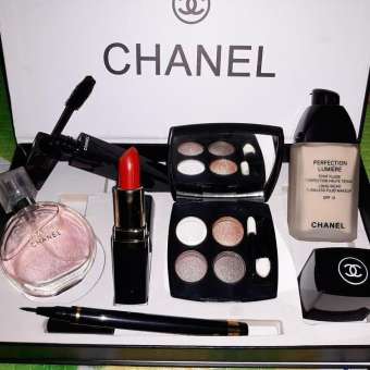 Chanel 6 in 1 gift set High quality set Perfume Foundation ผลิตภัณฑ์ชุดของขวัญ น้ำหอม ลิปสติก รองพื้น อายชาโดล์ ปัดขนตา