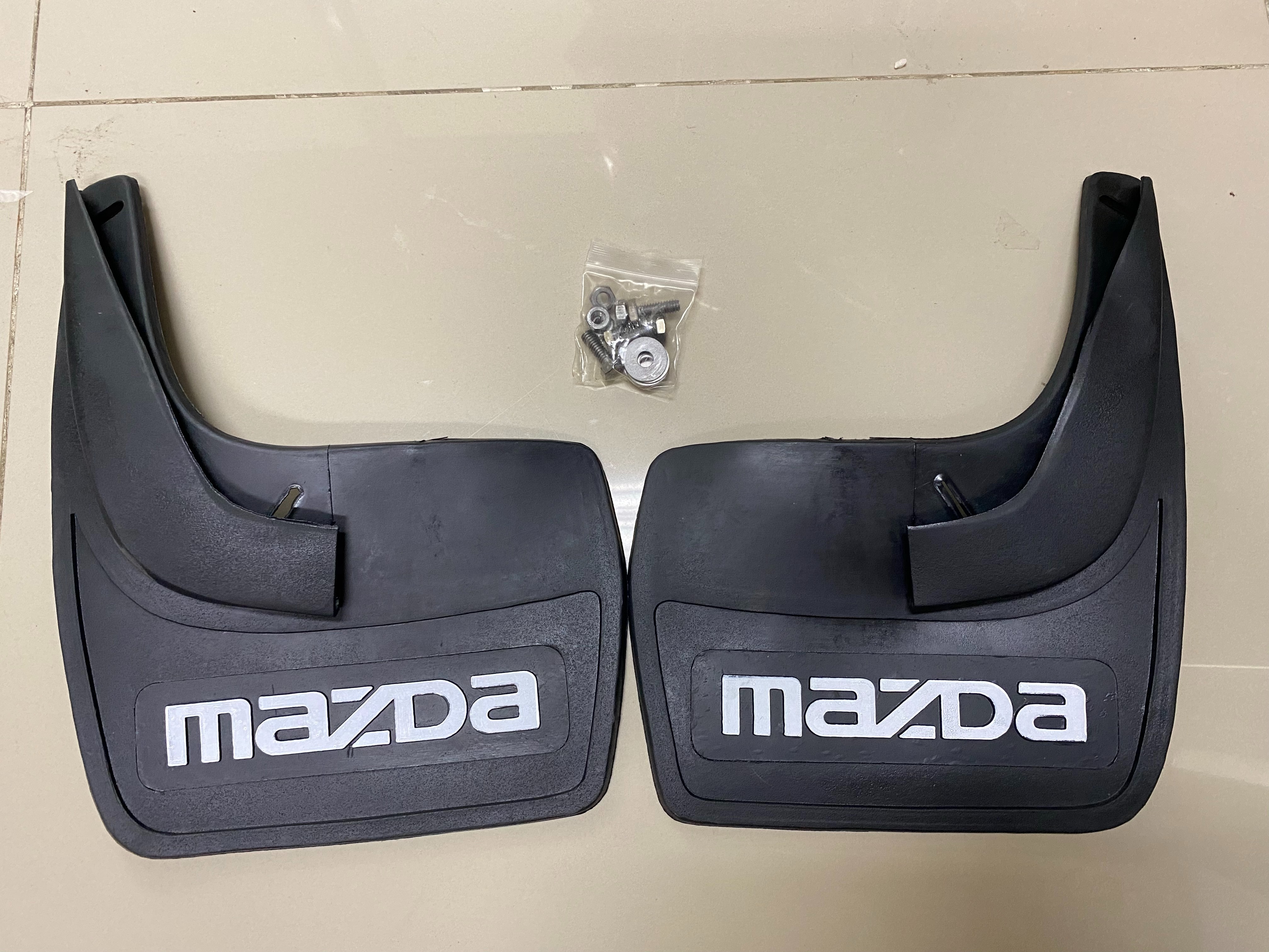 ยางบังโคลน  ยางกันโคลน หน้า+หลัง รถเก๋ง ทั่วไป ยางสีดำ เขียน  MAZDA 4 ชิ้น Univeral Front  Rear Back Mud Guard Rubber มีเก็บเงินปลายทาง