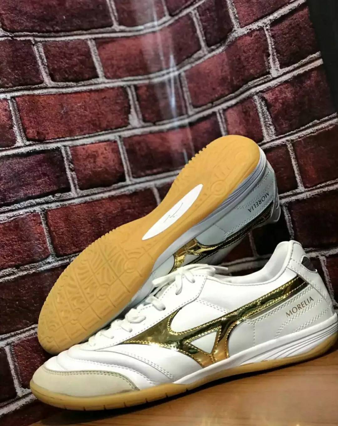 รองเท้ากีฬา รองเท้าฟุตซอล รองเท้าฟูตบอล Mizuno Morelia Neo 100 ปุ่ม