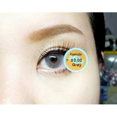 คอนแทคเลนส์ตาฝรั่ง รุ่น Kwanusa Gray ลายยอดนิยม (สีเทา) ค่าสายตา -2.50 พร้อมตลับใส่