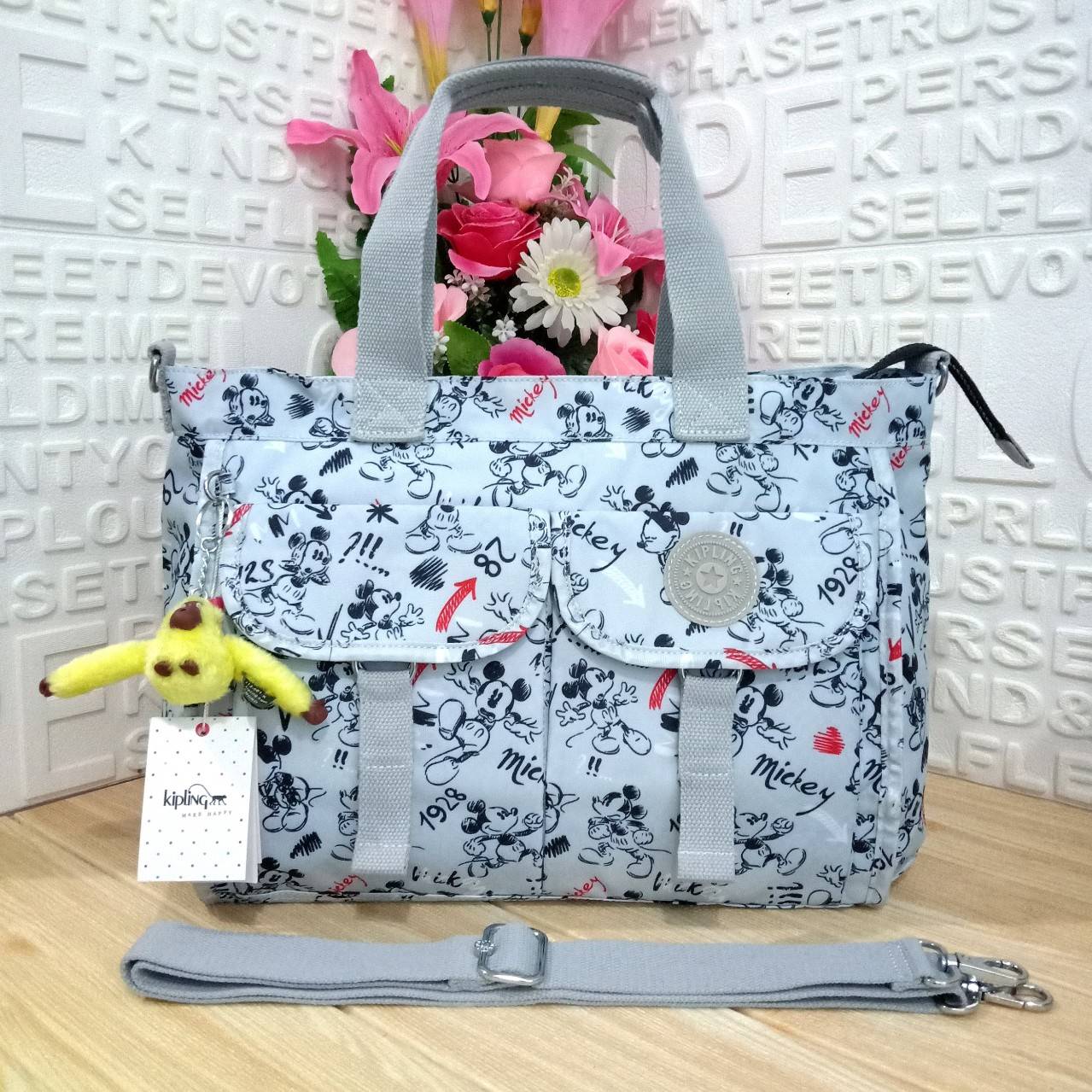 Kipling edicion mickey mouse hot sale