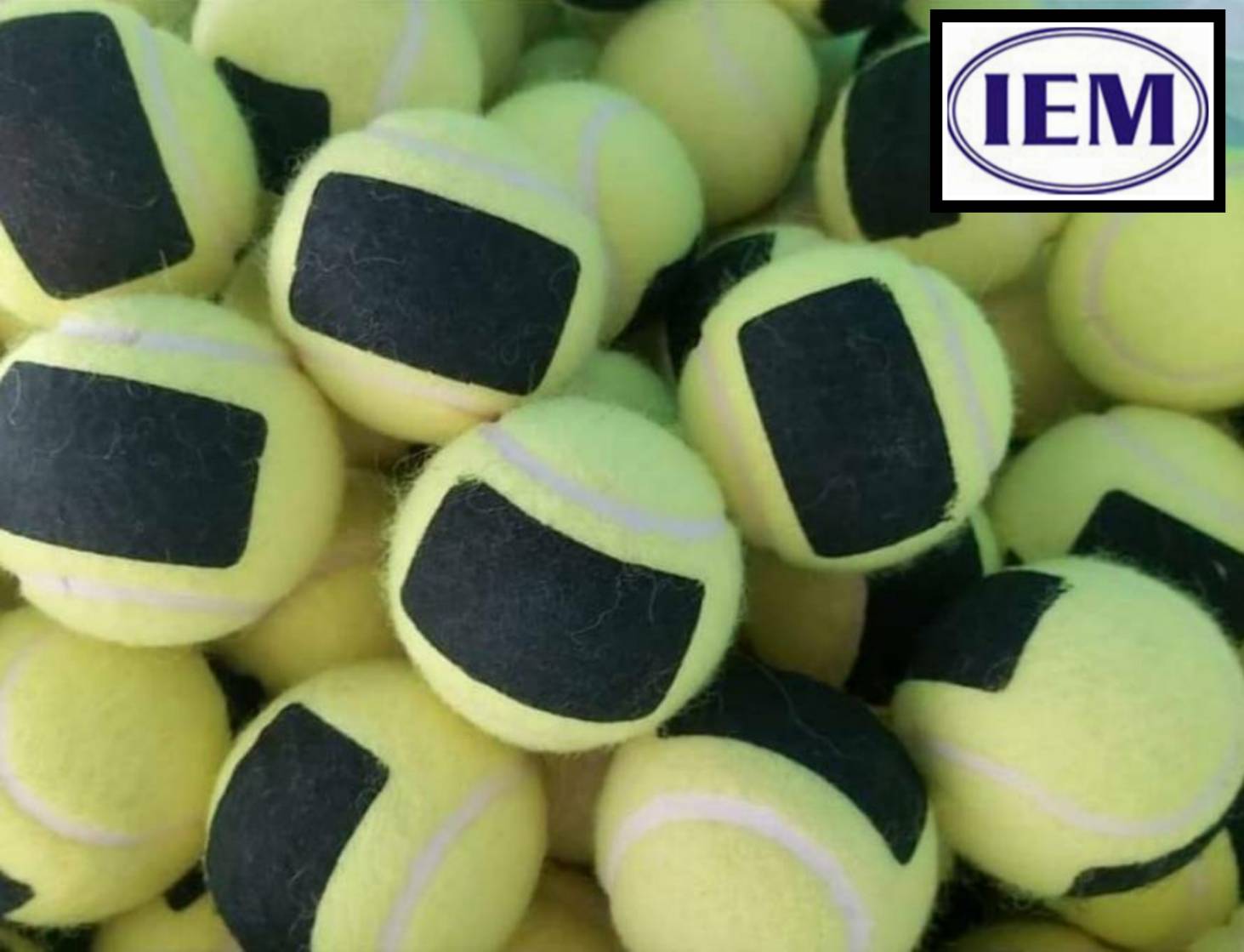 ลูกเทนนิสคุณภาพดี บรรจุ 100 ลูก (ลูกละ 10 บาท) Tennis Ball จำหน่ายโดย IEM SPORT มั่นใจในคุณภาพ! สีคาดดำ