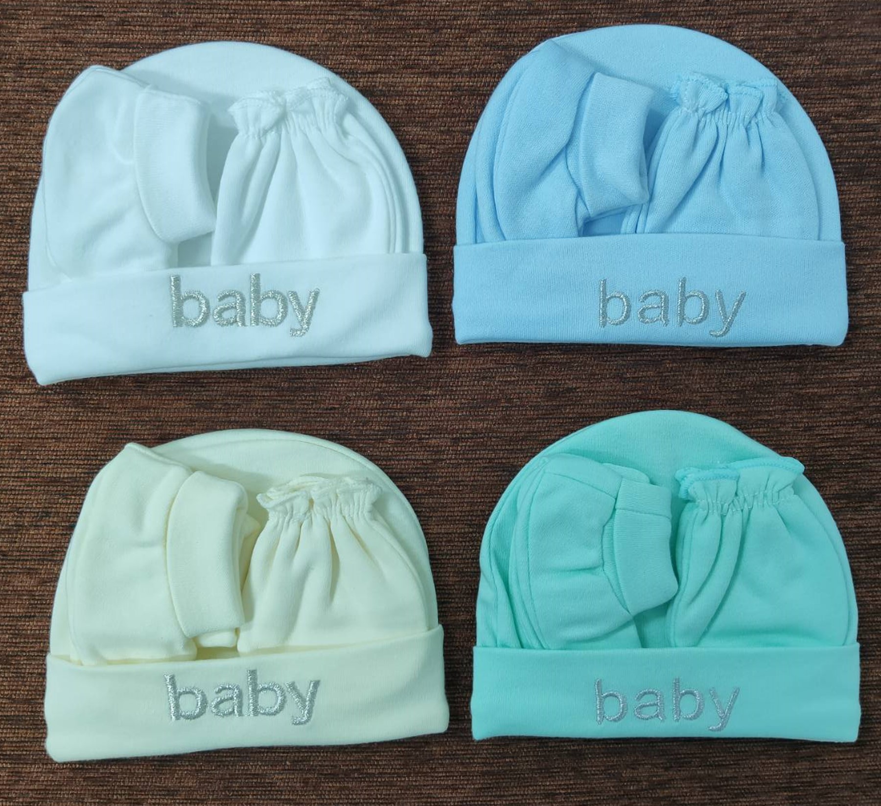 ชุดของขวัญ ชุดเซ็ทสำหรับทารก หมวก+ถุงมือ+ถุงเท้าเด็กอ่อน เด็กแรกเกิด - 3 เดือน แพ็ค 4 เซ็ท