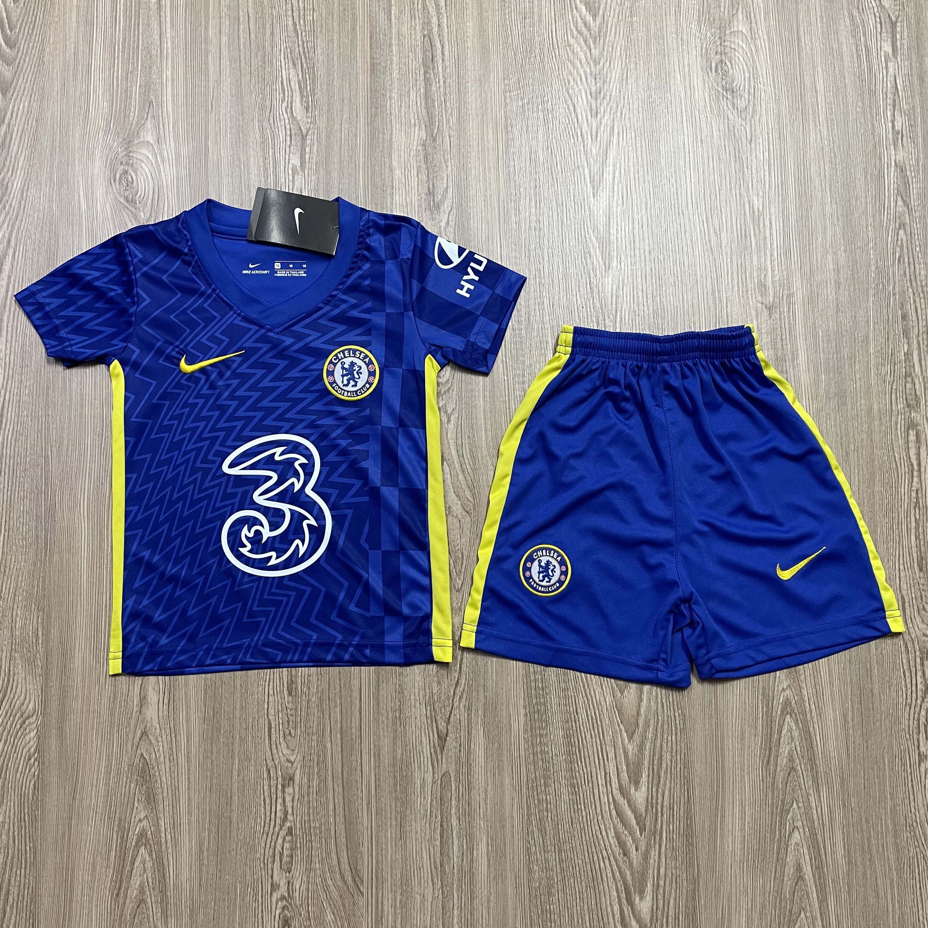 ชุดบอลเด็ก Chelsea ชุดกีฬาเด็กทีม เสื้อทีมเชลซี   ซื้อครั้งเดียวได้ทั้งชุด (เสื้อ+กางเกง) ตัวเดียวในราคาส่ง สินค้าเกรด-A