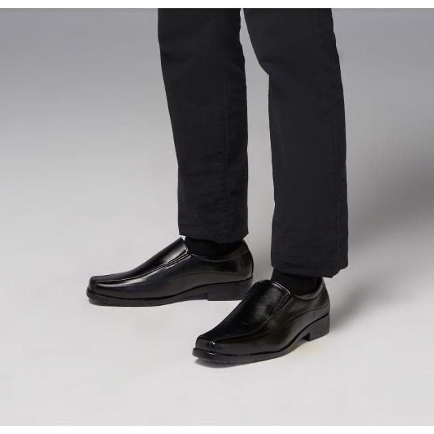 <<<<ฟรีค่าจัดส่ง>>>> Kim&Co. รองเท้าหนัง รองเท้าคัชชู ผู้ชายสีดำ แบบสวม รุ่น K001