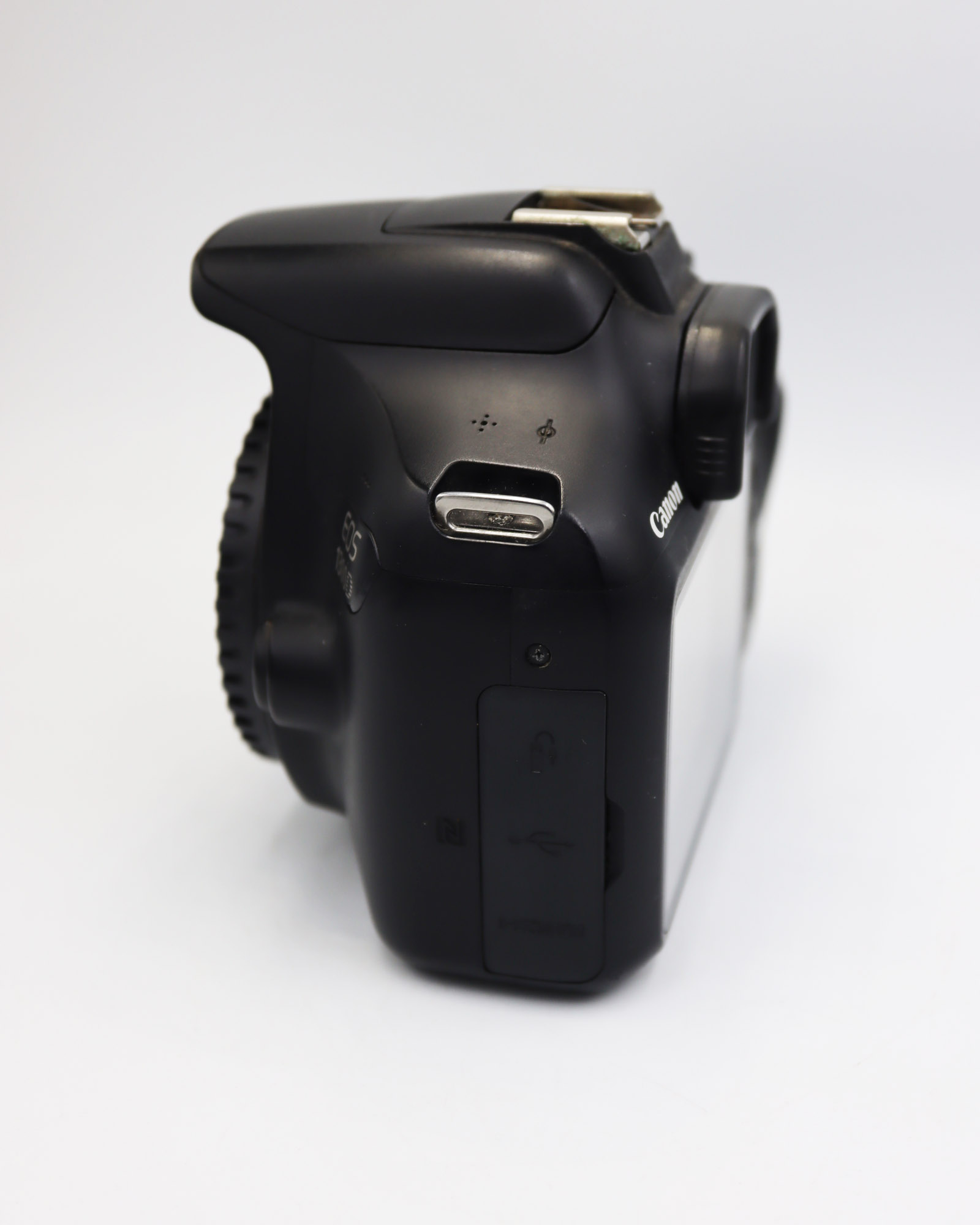 Canon EOS 1300D (Kiss X80 Rebel T6) DSLR WiFi NFC Body only ตัวกล้อง