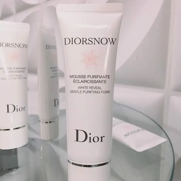 diorsnow white reveal gentle purifying foam