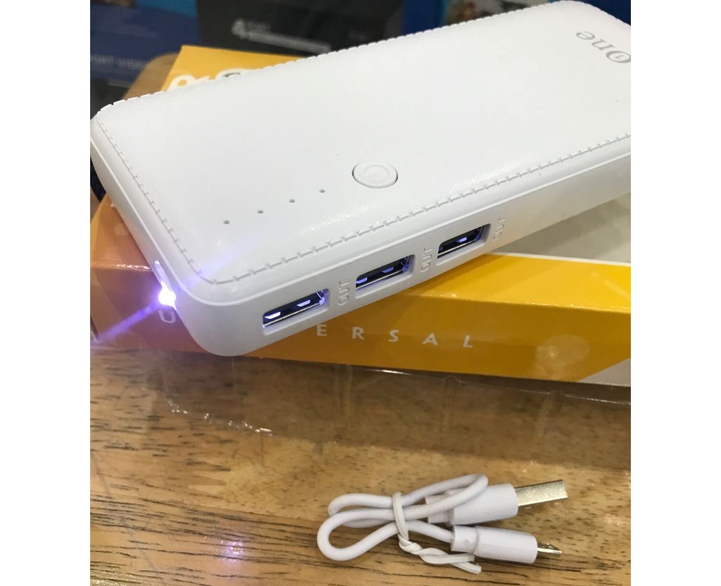 Powerbank แบตสำรอง 5000mAh พาวเวอร์แบงค์ 3 ช่อง USB มีไฟฉาย(สีขาว)