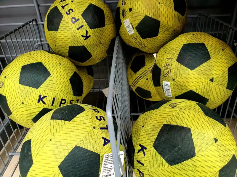 ภาพสินค้าลูกฟุตบอล ลูกบอล บอล ball Football มาตรฐาน เบอร์ 3,4,5 ฟุตบอล หนัง pvc เย็บอย่างดี (สูบลมพร้อมใช้) ลูกบาส บอลรูหนู ราคาพิเศษ เก็บโค้ดลดค่าส่งได้ จากร้าน PC NET & COMPUTER LAB บน Lazada ภาพที่ 5