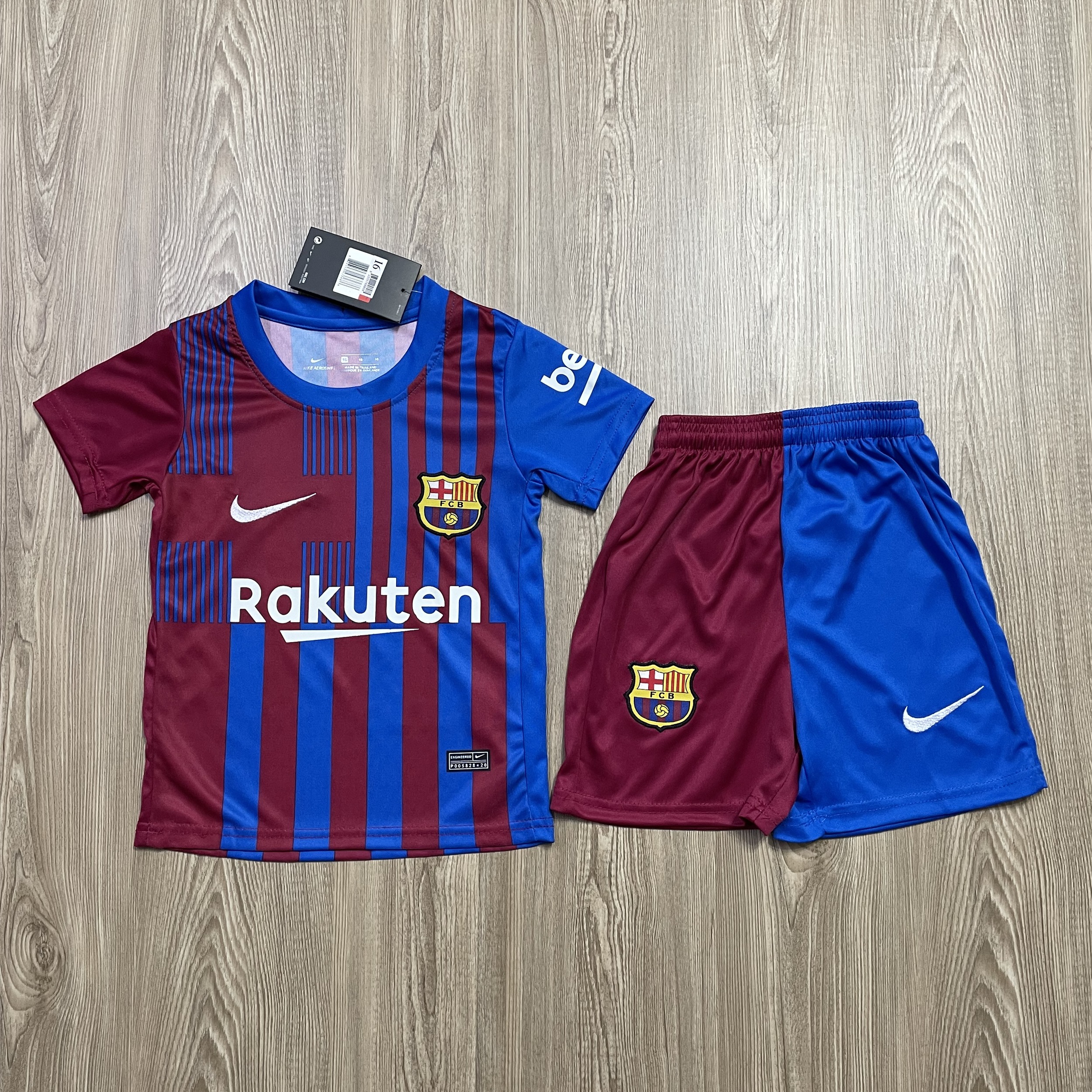 ชุดบอลเด็ก Barcelona ชุดกีฬาเด็กทีม เสื้อทีมเชลซี ซื้อครั้งเดียวได้ทั้งชุด (เสื้อ+กางเกง) ตัวเดียวในราคาส่ง สินค้าเกรด-A