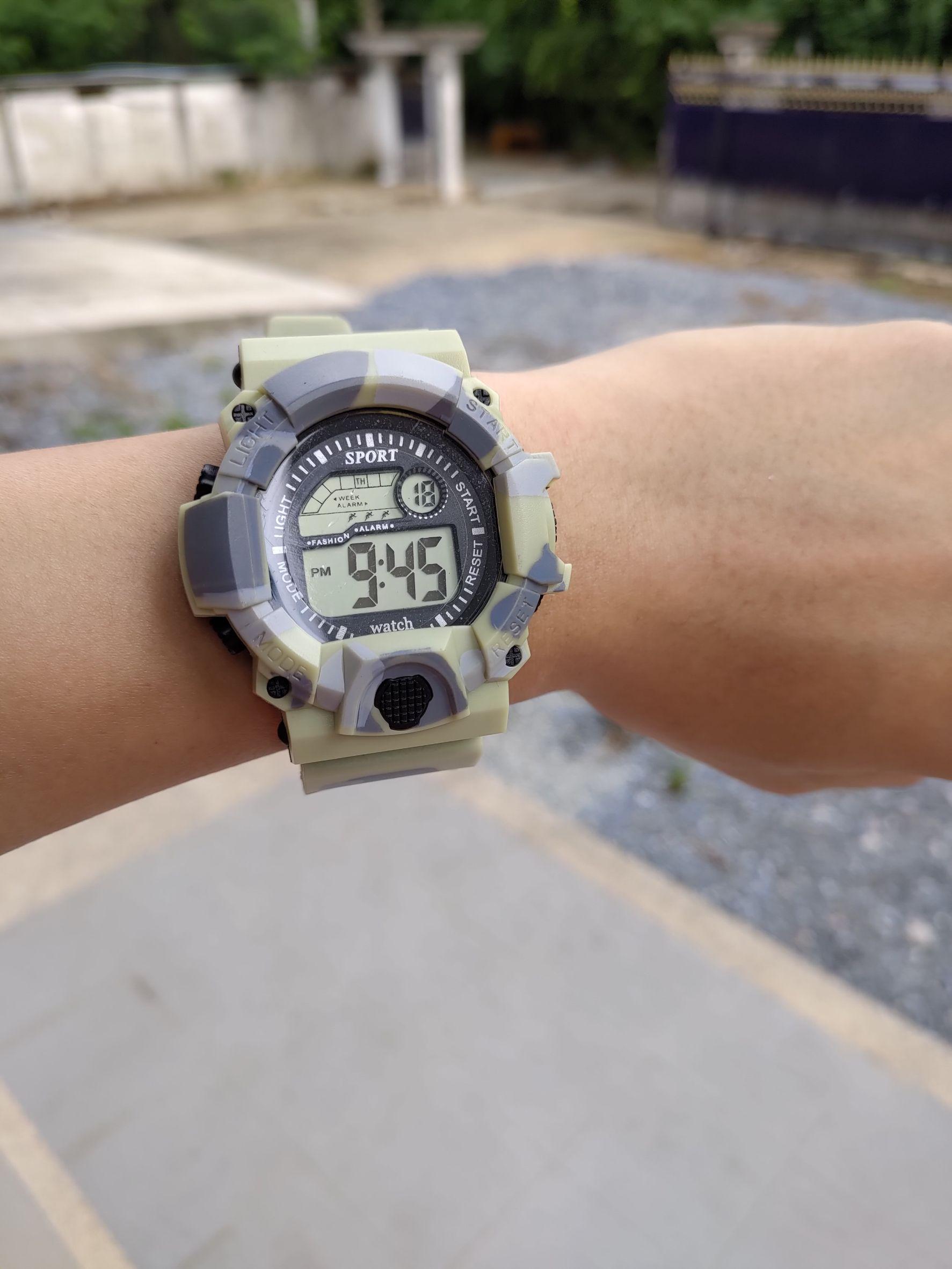 นาฬิกาข้อมือผู้หญิงและผู้ชายสไตล์สปอร์ต SK-1101 สายยาง ระบบ Digital (ลายพรางทหาร)