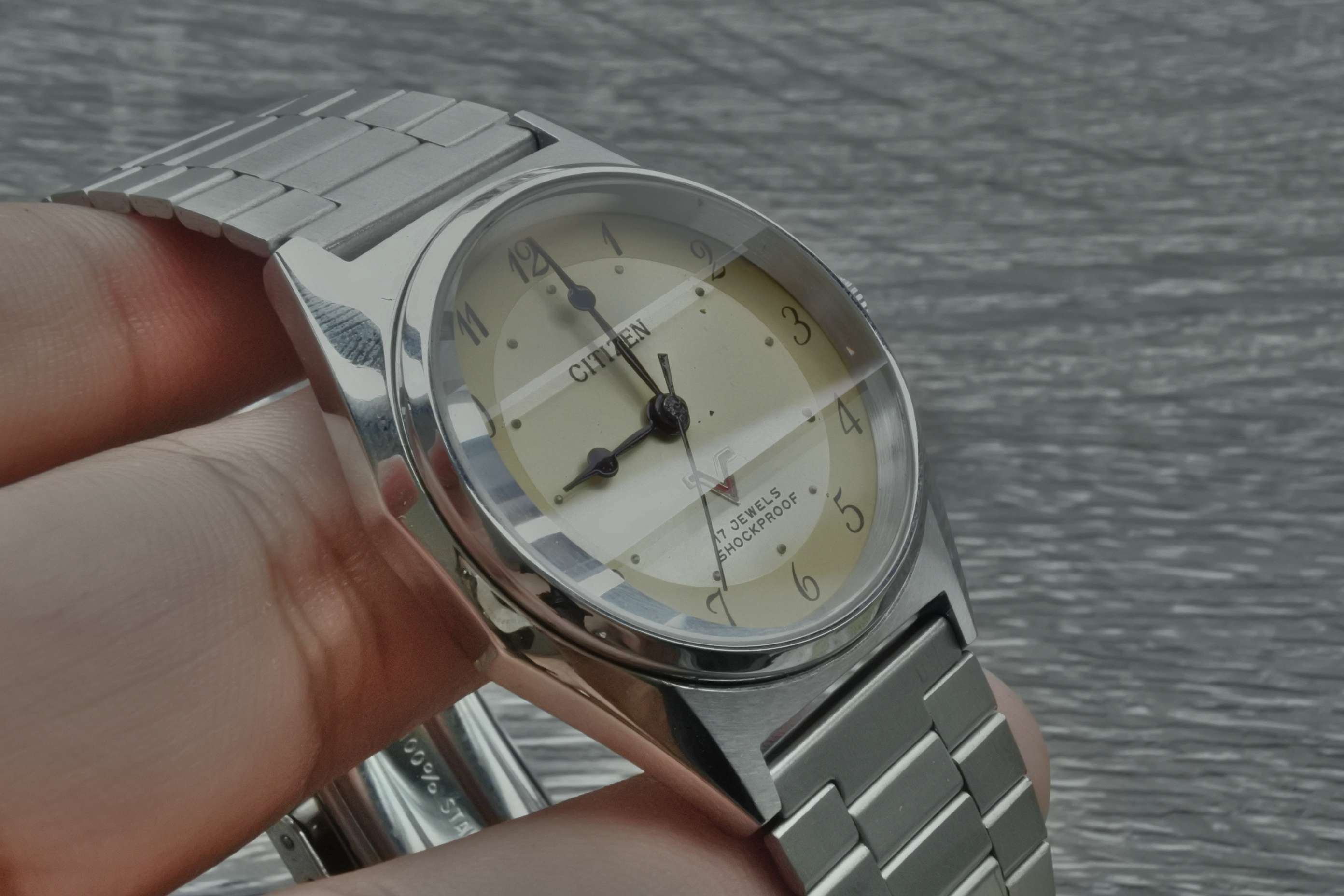 นาฬิกา Vintage ผู้ชาย Citizen ระบบไขลาน สายสแตนเลส ของแท้มือสองญี่ปุ่น สภาพสวย 38mm กระจกเจียเหลี่ยม