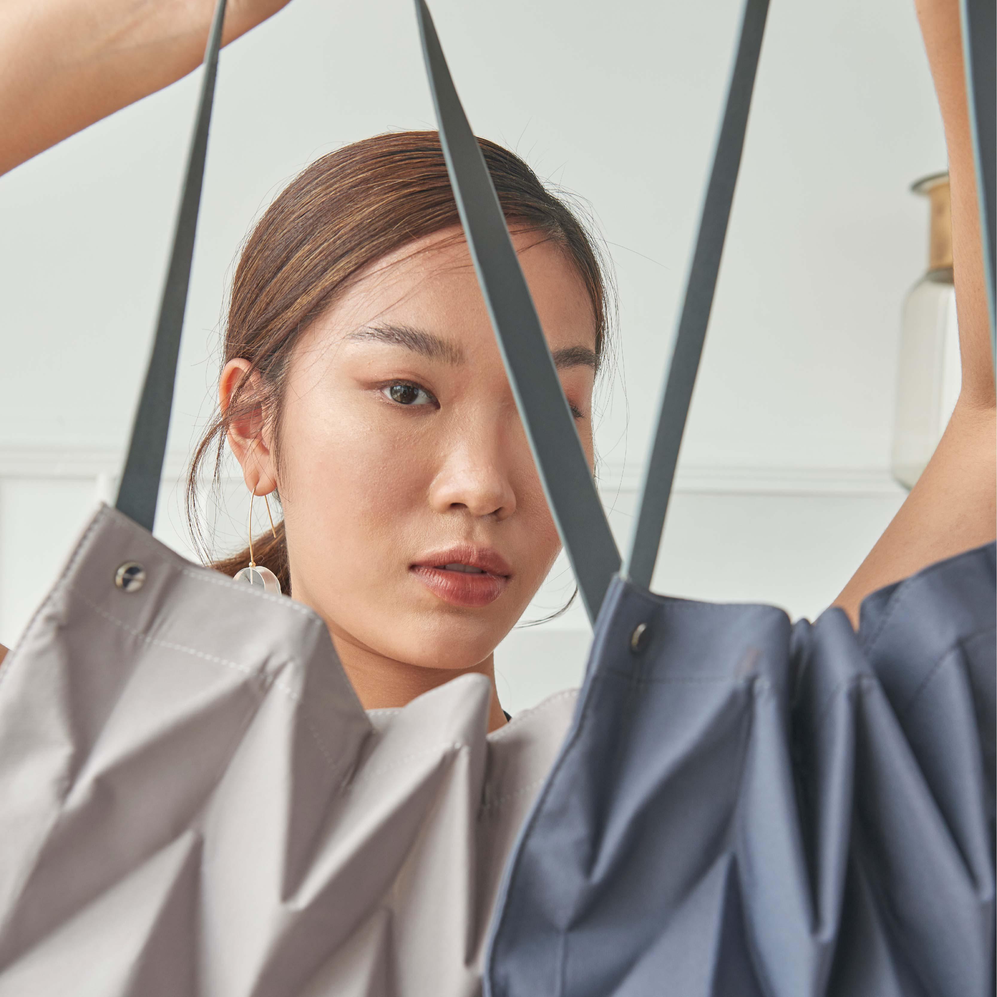 Pavi Studio - W Pleat Navy กระเป๋าสะพายข้าง กระเป๋าสะพายผญ กระเป๋า 